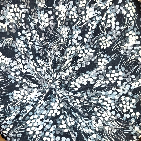 GNW Empire forward Dress with Rouching Size 8 Black Gray Cream Pattern - Picture 5 of 11